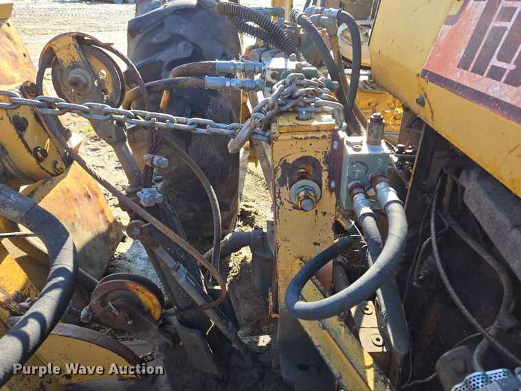 image for item DT7121 1982 Massey Ferguson 275 Tiger Special tractor