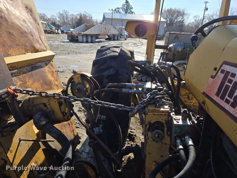 image for item DT7121 1982 Massey Ferguson 275 Tiger Special tractor