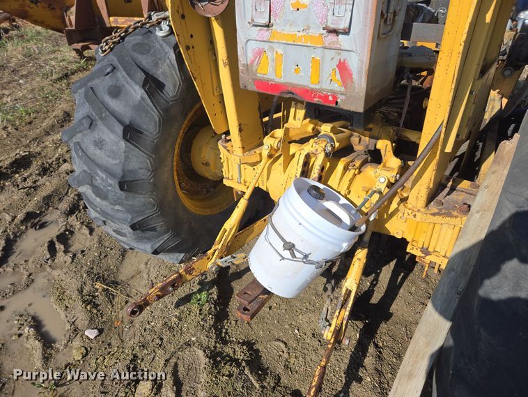 image for item DT7121 1982 Massey Ferguson 275 Tiger Special tractor