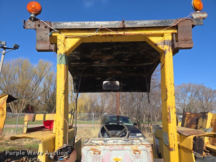 image for item DT7121 1982 Massey Ferguson 275 Tiger Special tractor