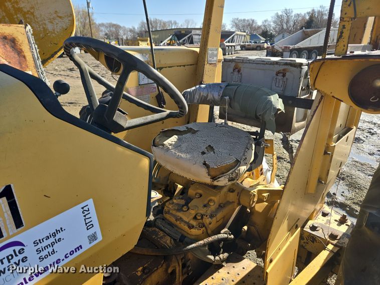 image for item DT7121 1982 Massey Ferguson 275 Tiger Special tractor