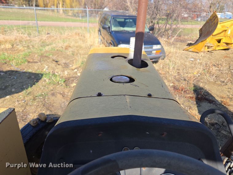 image for item DT7121 1982 Massey Ferguson 275 Tiger Special tractor