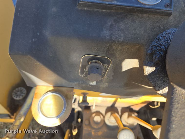 image for item DT7121 1982 Massey Ferguson 275 Tiger Special tractor