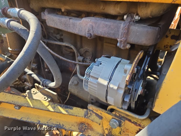 image for item DT7121 1982 Massey Ferguson 275 Tiger Special tractor