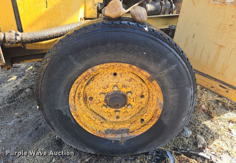 image for item DT7121 1982 Massey Ferguson 275 Tiger Special tractor