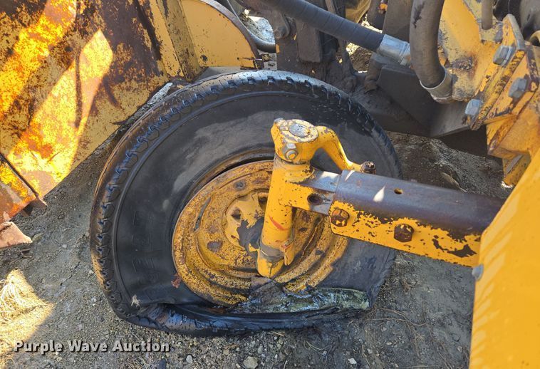 image for item DT7121 1982 Massey Ferguson 275 Tiger Special tractor