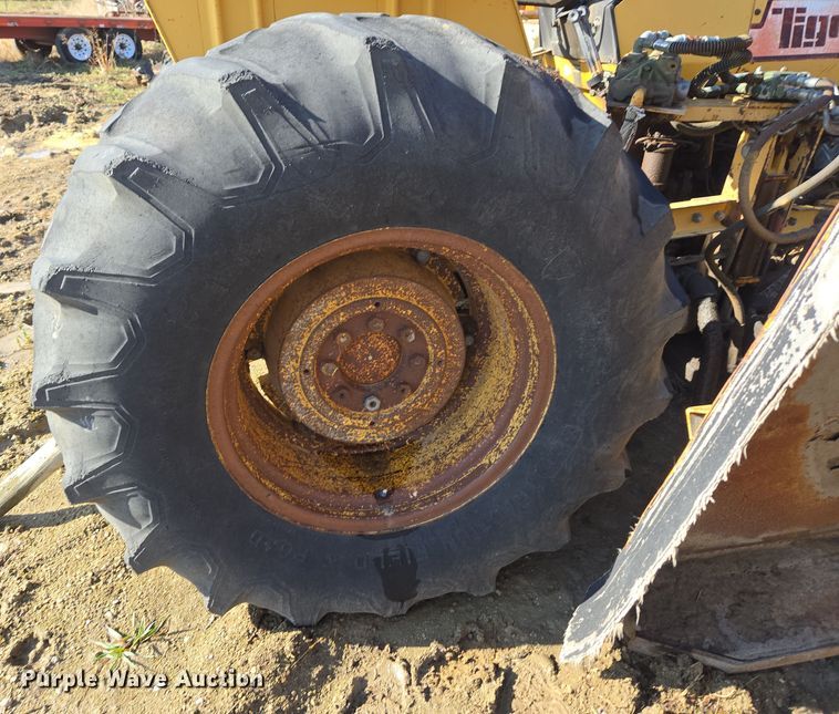 image for item DT7121 1982 Massey Ferguson 275 Tiger Special tractor