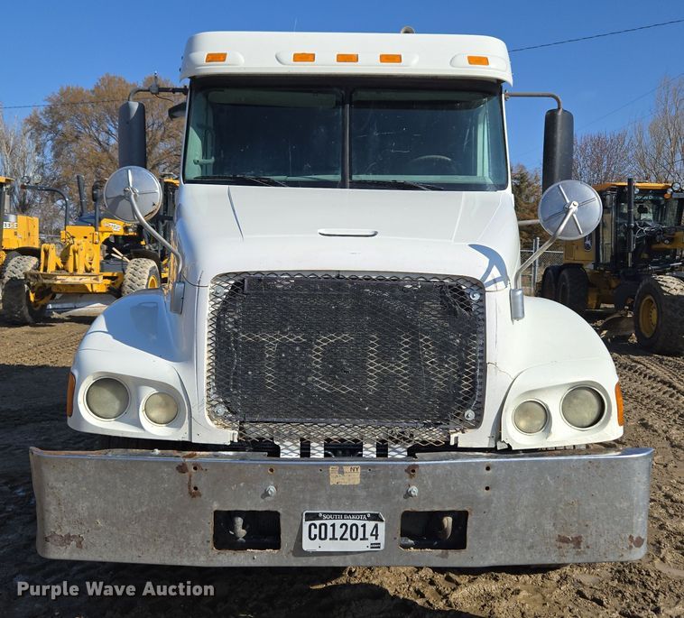 image for item DT7122 2005 Freightliner Century Class semi truck