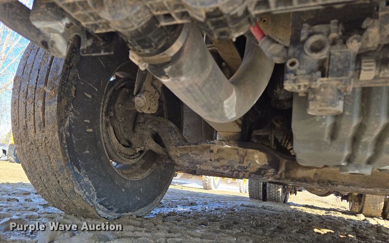 image for item DT7122 2005 Freightliner Century Class semi truck