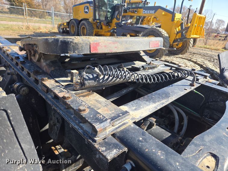 image for item DT7122 2005 Freightliner Century Class semi truck