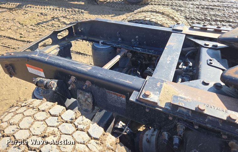 image for item DT7122 2005 Freightliner Century Class semi truck