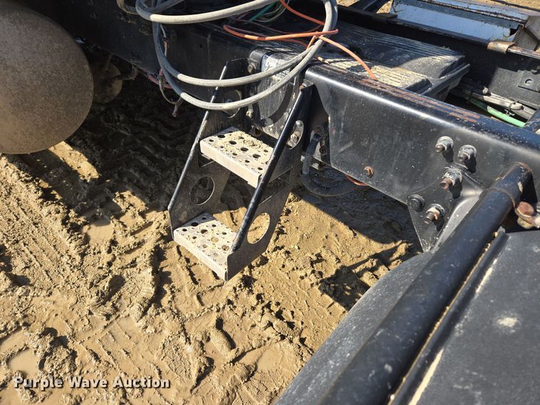 image for item DT7122 2005 Freightliner Century Class semi truck