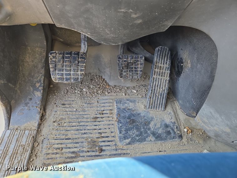 image for item DT7122 2005 Freightliner Century Class semi truck