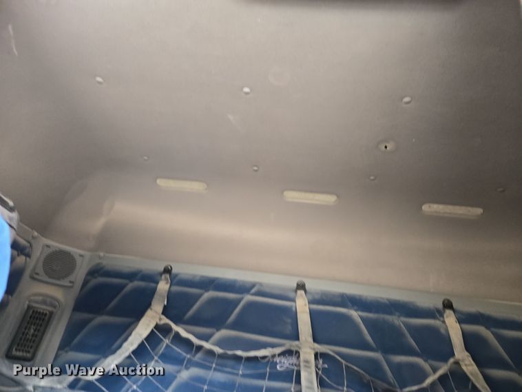 image for item DT7122 2005 Freightliner Century Class semi truck