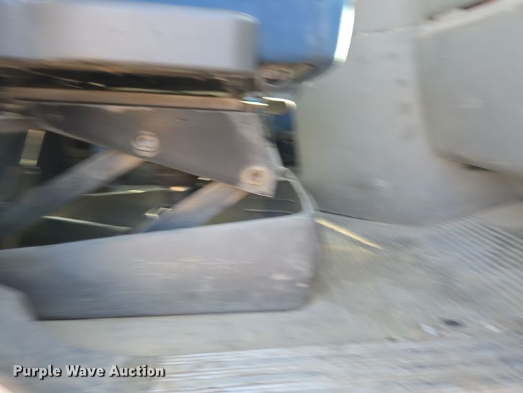 image for item DT7122 2005 Freightliner Century Class semi truck