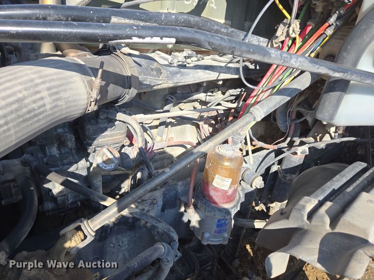 image for item DT7122 2005 Freightliner Century Class semi truck