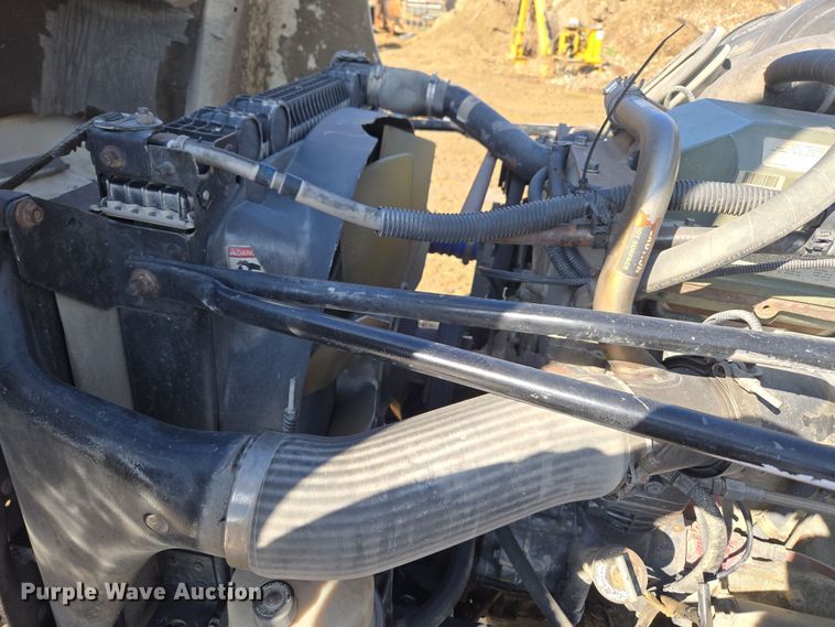 image for item DT7122 2005 Freightliner Century Class semi truck