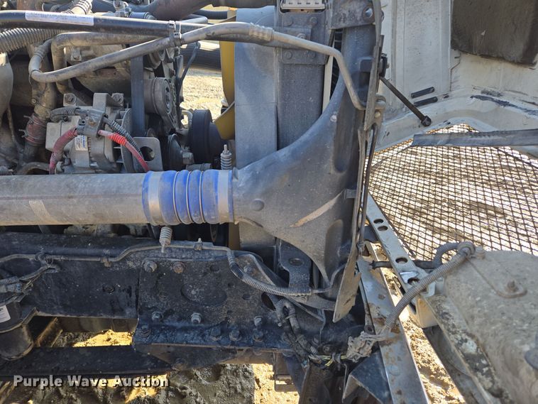 image for item DT7122 2005 Freightliner Century Class semi truck