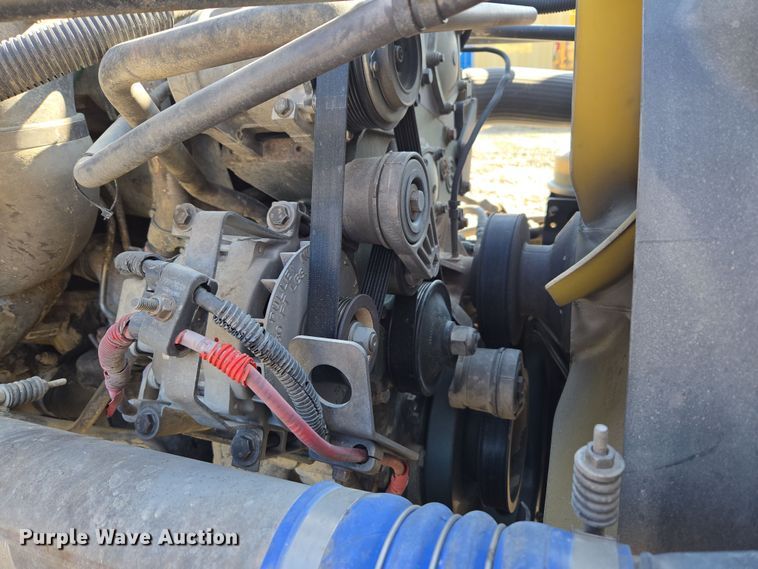 image for item DT7122 2005 Freightliner Century Class semi truck