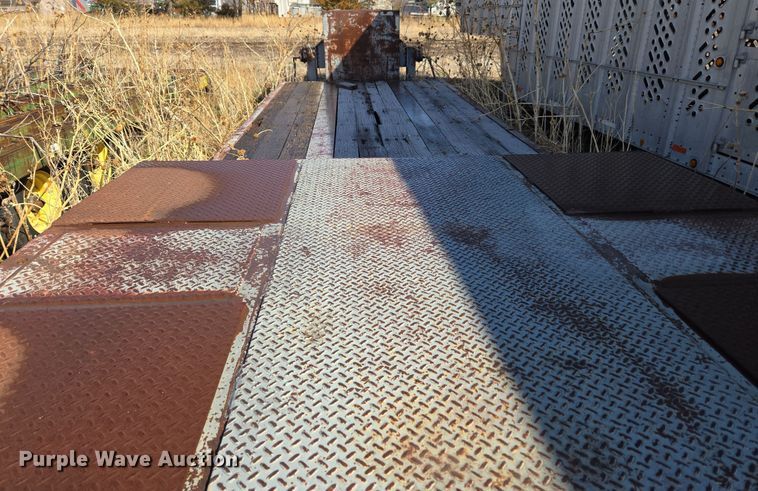 image for item DT7124 1979 Vulcan LBD-35 lowboy equipment trailer