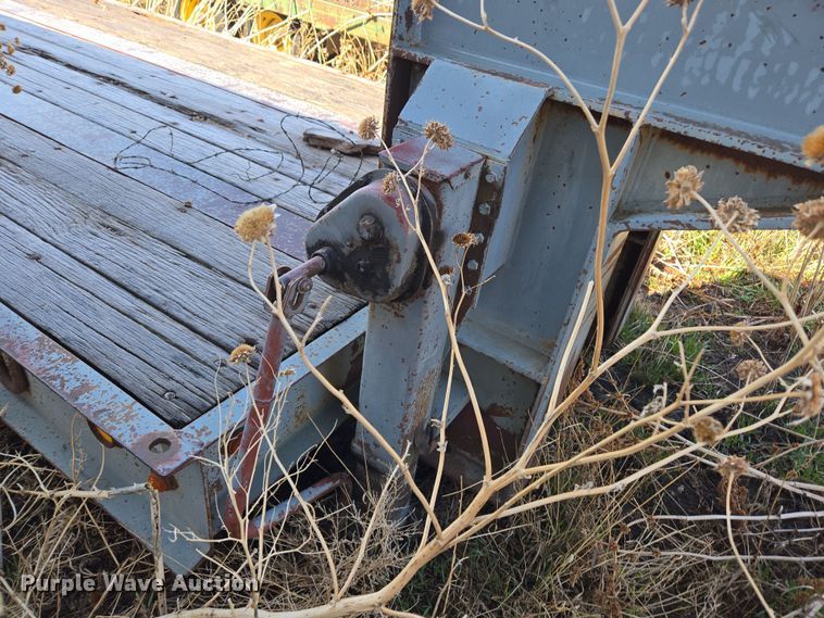 image for item DT7124 1979 Vulcan LBD-35 lowboy equipment trailer