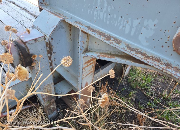 image for item DT7124 1979 Vulcan LBD-35 lowboy equipment trailer