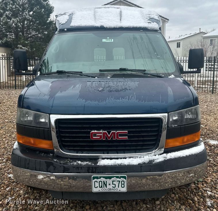 image for item DT7125 2011 GMC Savana G3500 shuttle bus