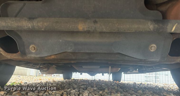 image for item DT7125 2011 GMC Savana G3500 shuttle bus