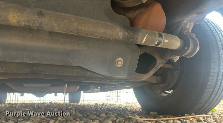 image for item DT7125 2011 GMC Savana G3500 shuttle bus