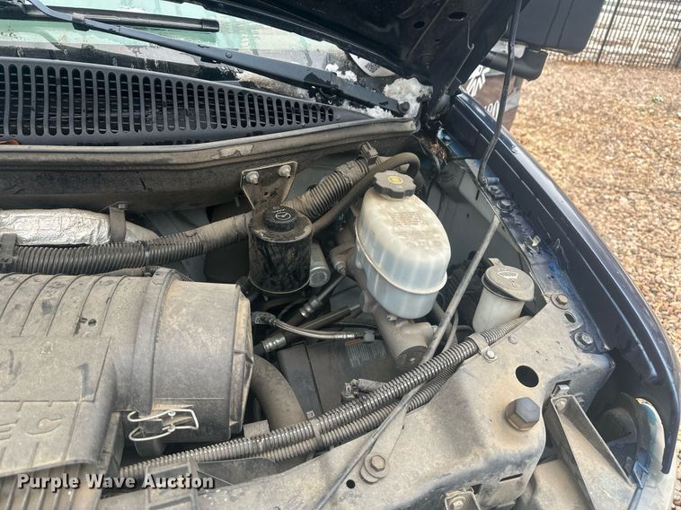 image for item DT7125 2011 GMC Savana G3500 shuttle bus