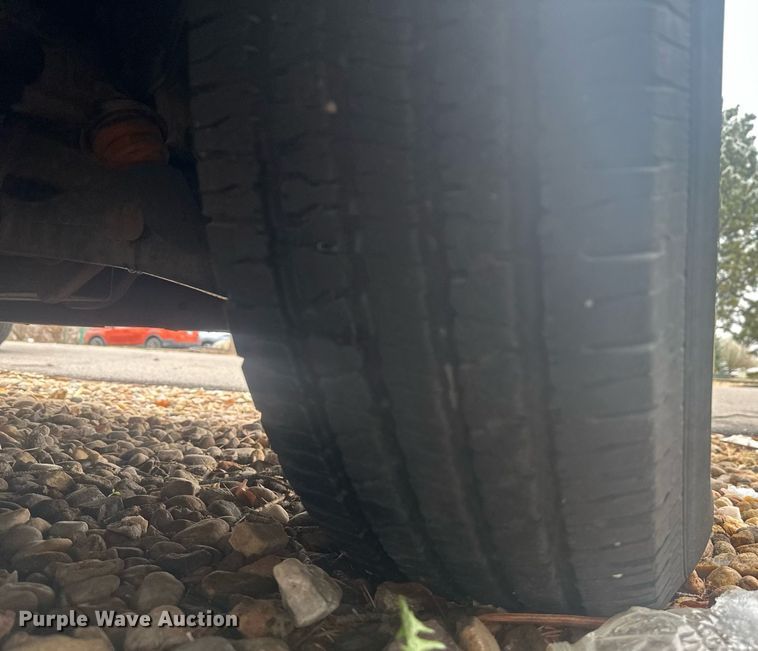 image for item DT7125 2011 GMC Savana G3500 shuttle bus