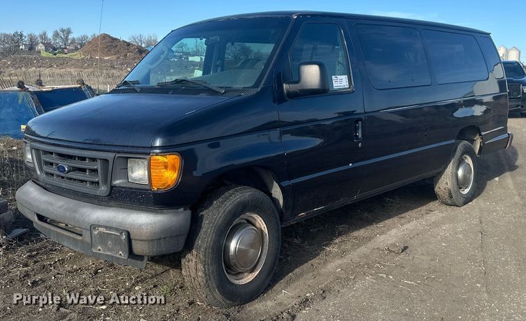 image for item DT7161 2003 Ford E350 van
