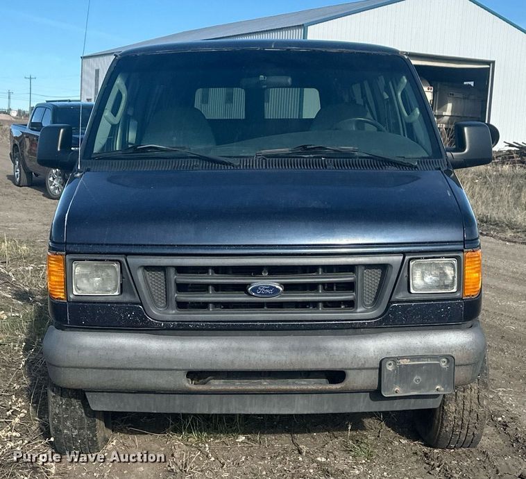 image for item DT7161 2003 Ford E350 van