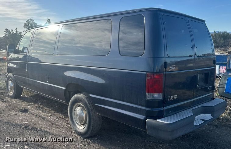 image for item DT7161 2003 Ford E350 van