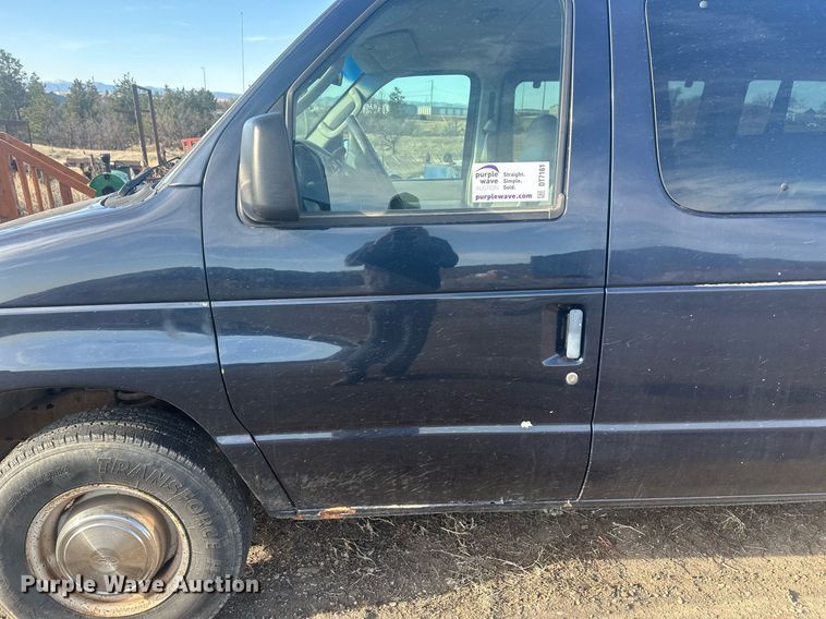 image for item DT7161 2003 Ford E350 van