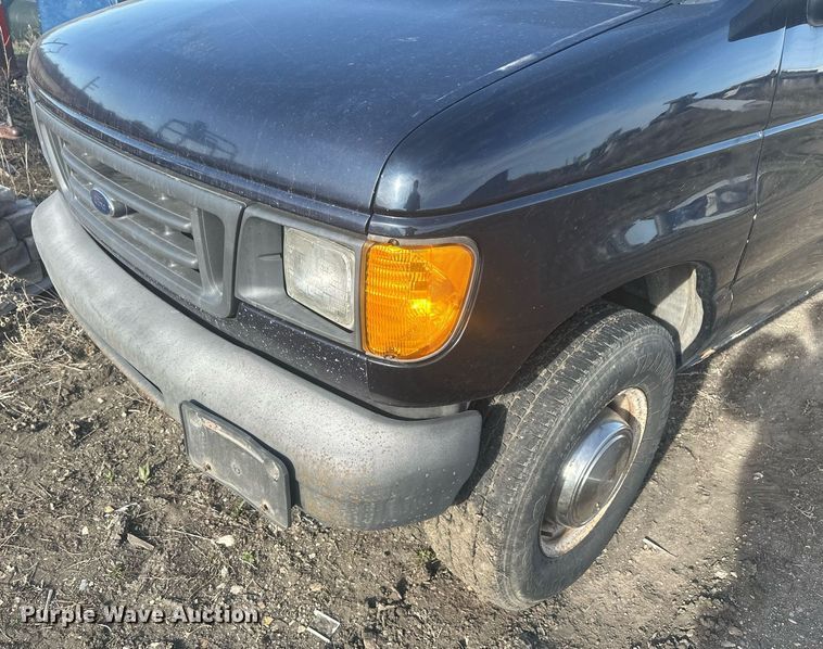 image for item DT7161 2003 Ford E350 van