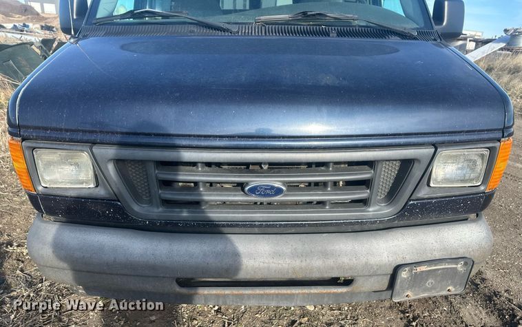 image for item DT7161 2003 Ford E350 van
