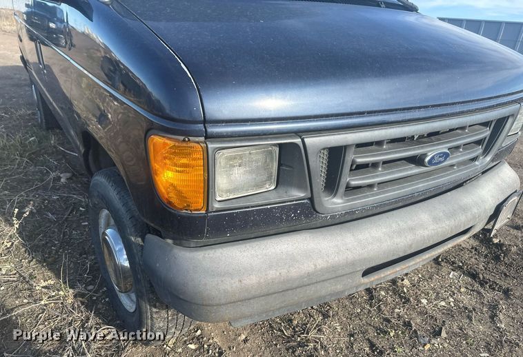 image for item DT7161 2003 Ford E350 van