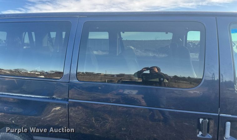 image for item DT7161 2003 Ford E350 van