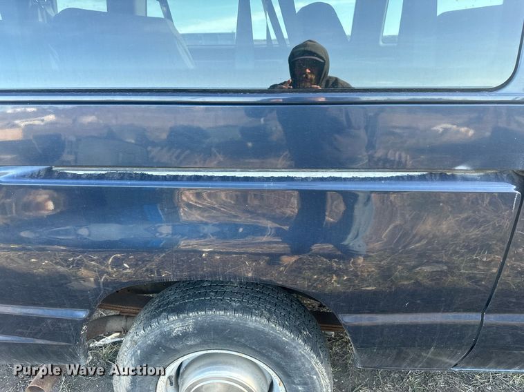 image for item DT7161 2003 Ford E350 van