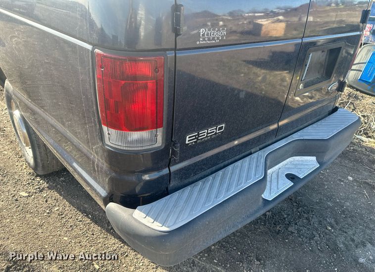 image for item DT7161 2003 Ford E350 van