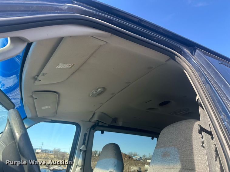 image for item DT7161 2003 Ford E350 van