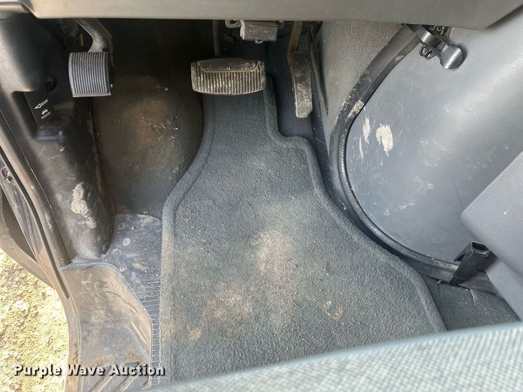 image for item DT7161 2003 Ford E350 van