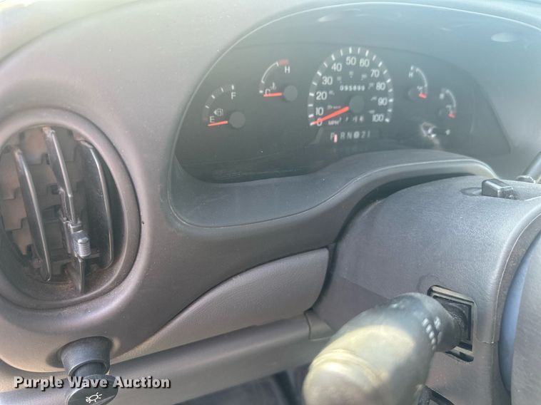 image for item DT7161 2003 Ford E350 van