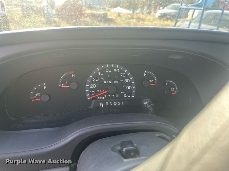 image for item DT7161 2003 Ford E350 van