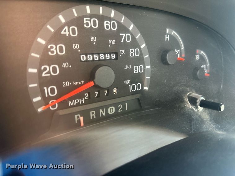 image for item DT7161 2003 Ford E350 van