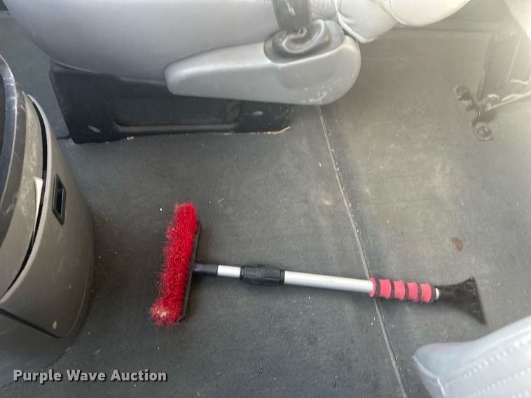 image for item DT7161 2003 Ford E350 van