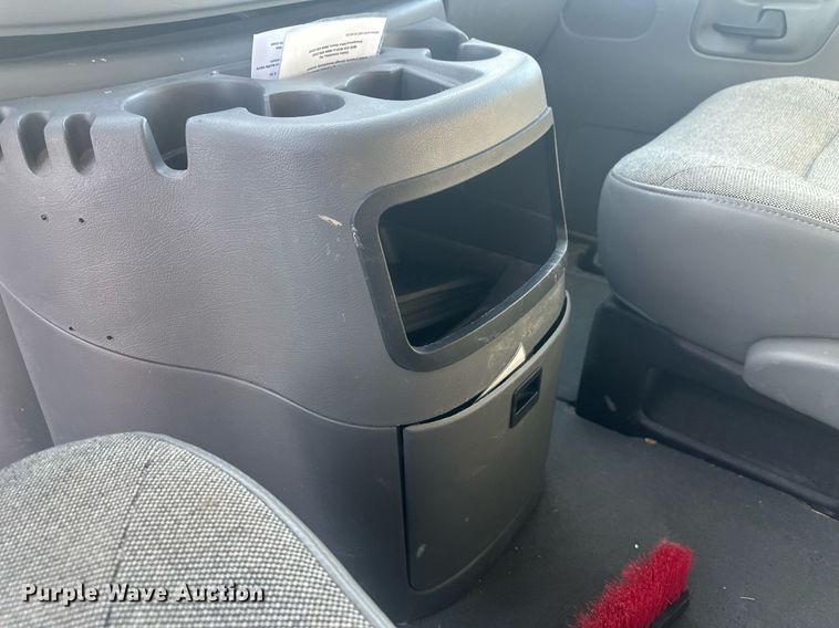 image for item DT7161 2003 Ford E350 van