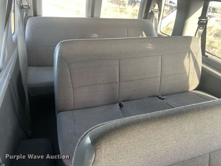 image for item DT7161 2003 Ford E350 van