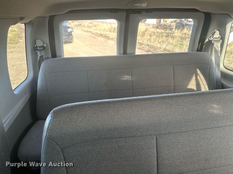 image for item DT7161 2003 Ford E350 van